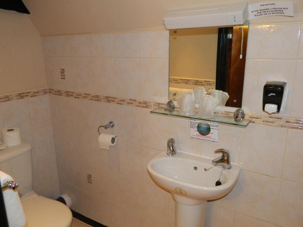 The Cedars Hotel Stowmarket Room photo